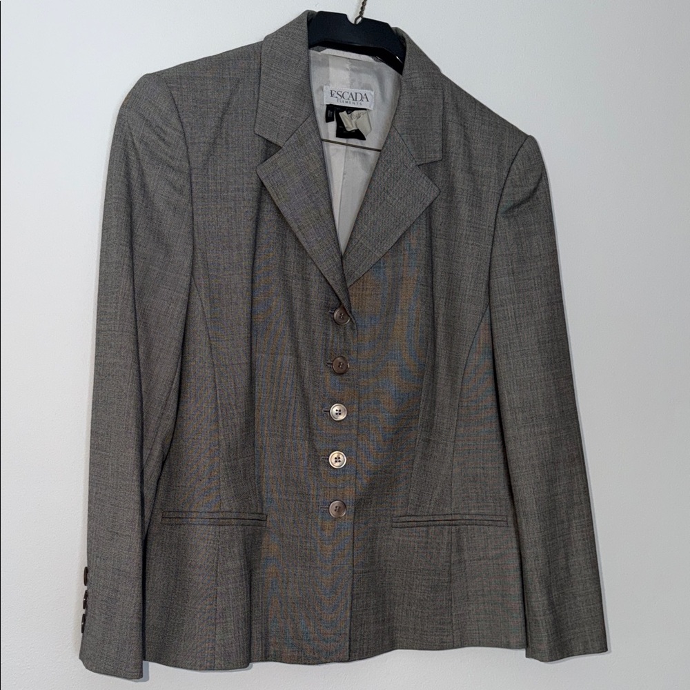 Escada Women's Classic Gray Suit Jacket Sz 40
